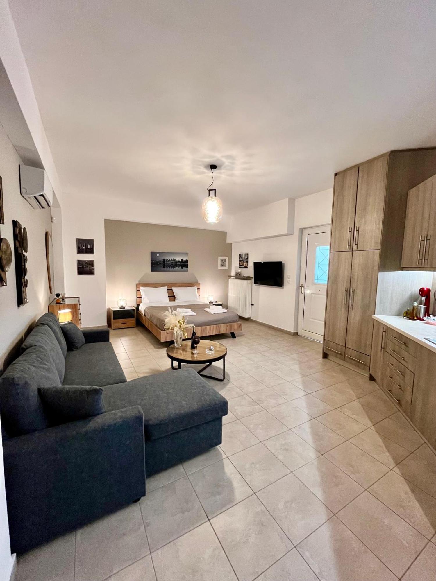 קורופיון Lia'S Luxury Apartment - Near Airport מראה חיצוני תמונה