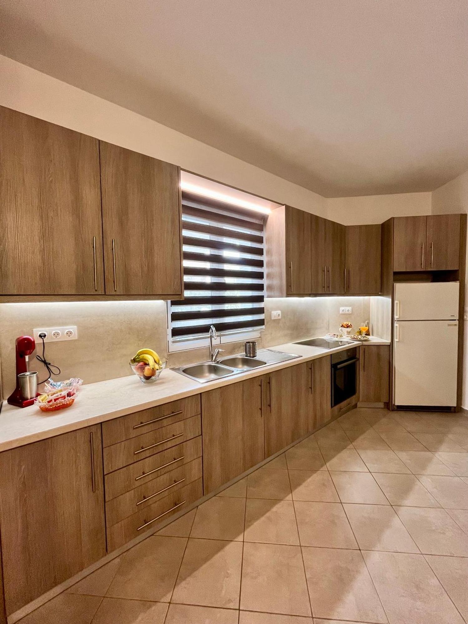 קורופיון Lia'S Luxury Apartment - Near Airport מראה חיצוני תמונה