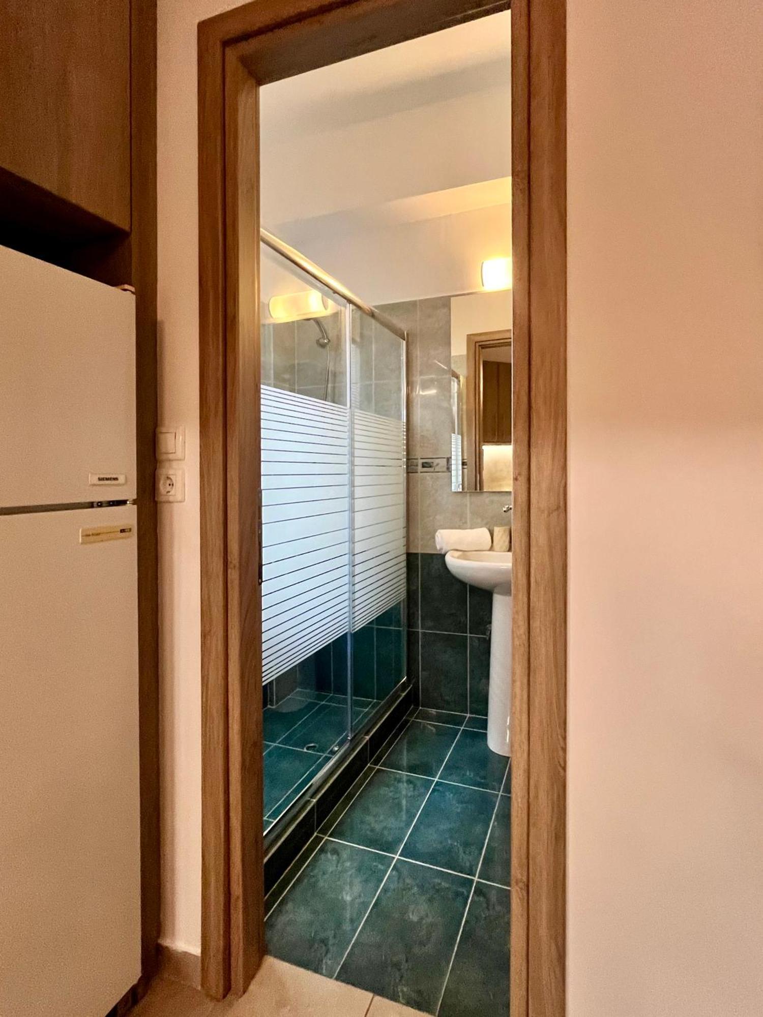 קורופיון Lia'S Luxury Apartment - Near Airport מראה חיצוני תמונה